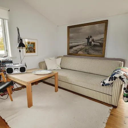 Three-bedroom In Feriehus Bogø By