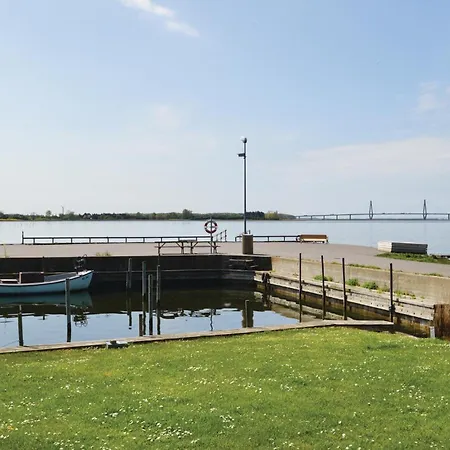 Three-bedroom In Feriehus Bogø By