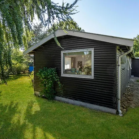 Three-bedroom In Feriehus