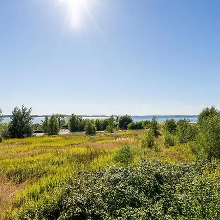 Feriehus Three-bedroom In Bogø By