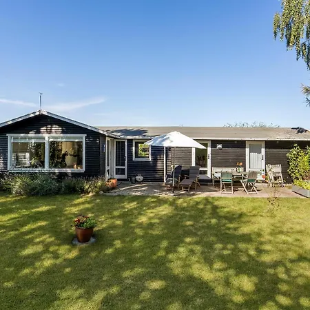 Feriehus Three-bedroom In