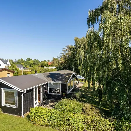 Awesome In With House Sea View