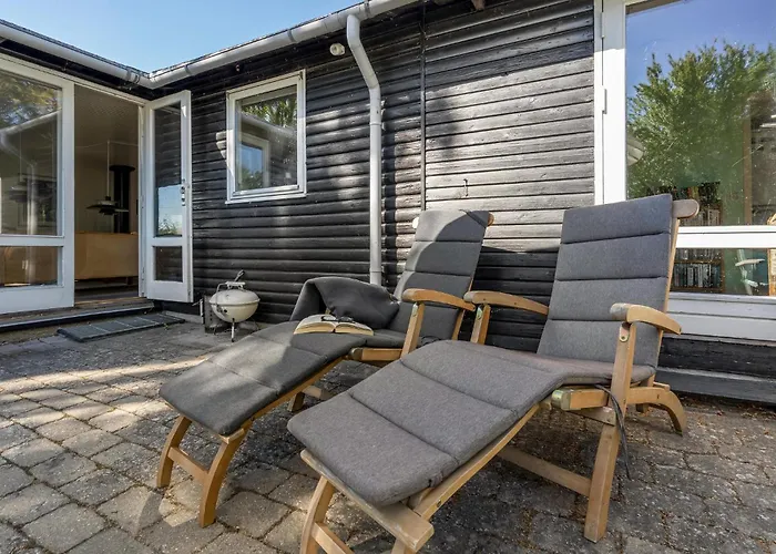 Three-bedroom In * Bogø By